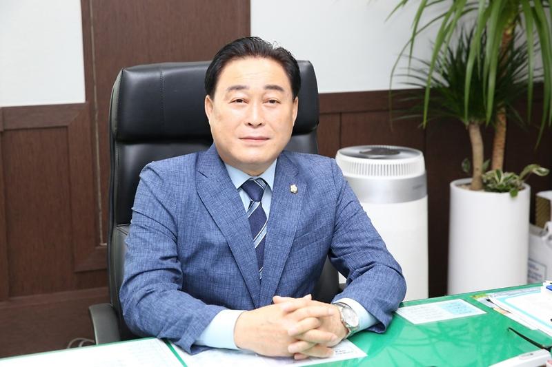 [중부일보 인터뷰]  "정치인은 선거 전후가 같아야 민원해결 노력도 그 철학 덕분" 사진