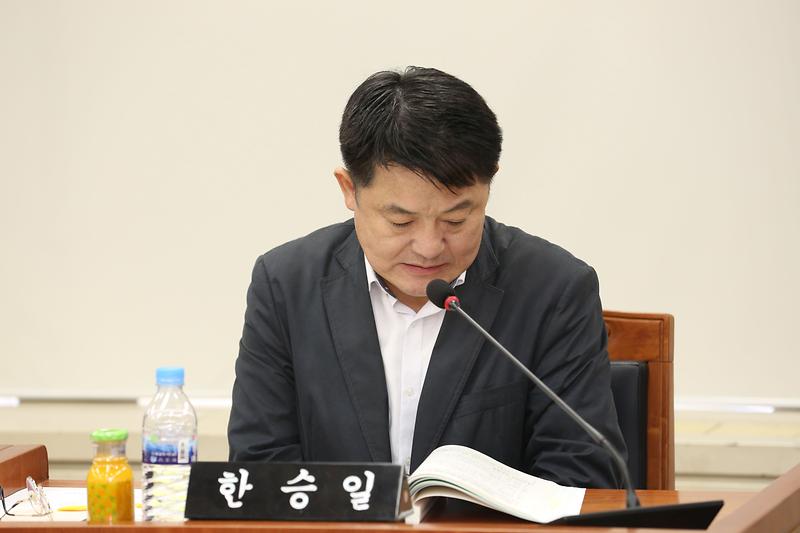 제263회 제2차 자치행정위원회 (2023.10.17.) (한승일 위원) 사진