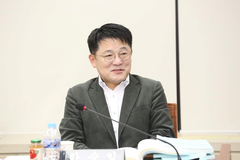 제264회 제6차 자치행정위원회 (2023.12.11.) (한승일 위원) 사진