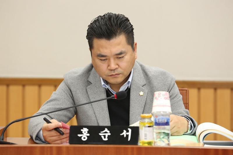 제264회 제6차 자치행정위원회 (2023.12.11.) (홍순서 위원) 사진