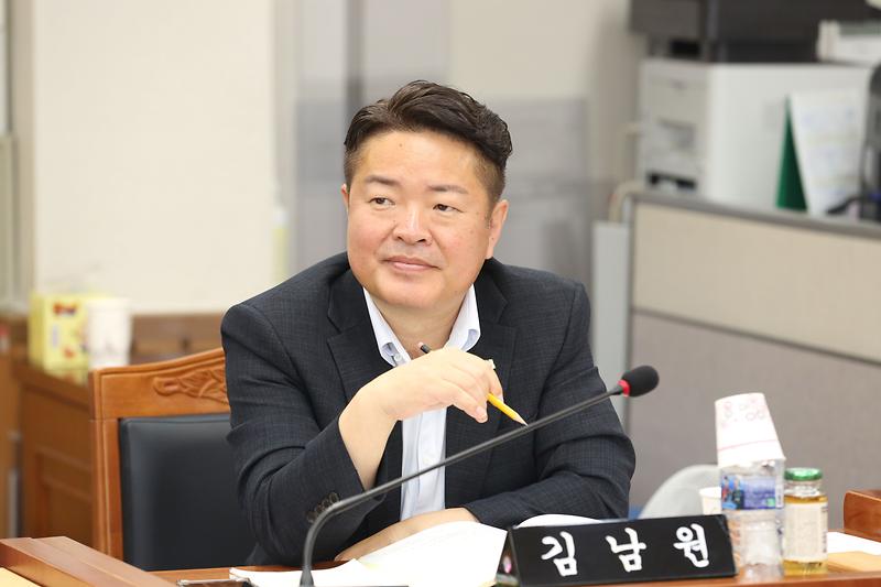 제267회 제1차 정례회 자치행정위원회 (김남원 위원) 사진
