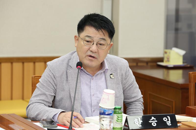 제270회 제1차 기획행정위원회(한승일 위원) 사진