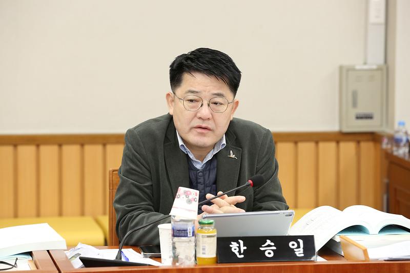 제271회 제3차 기획행정위원회(한승일 위원) 사진