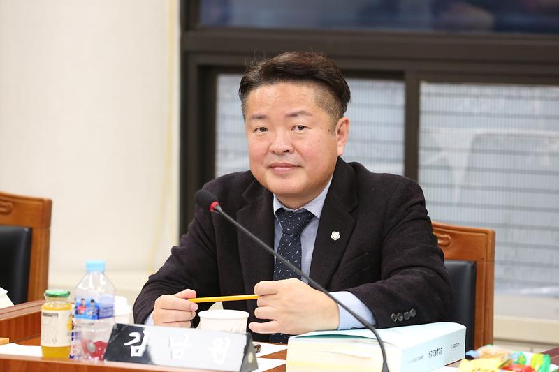 제271회 제5차 기획행정위원회(김남원 위원) 사진
