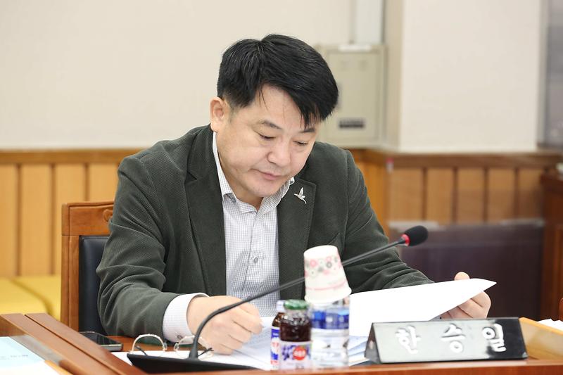 2025.04.07._제273회_제5차_기획행정위원회_(17).jpg 이미지