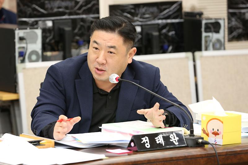 2024.11.25._2024년도_행정사무감사_특별위원회_3일차_(30).jpg 이미지