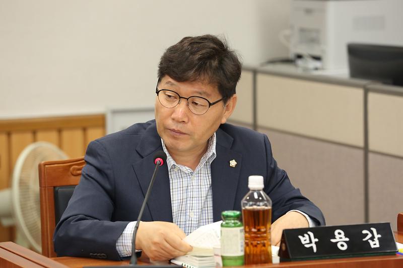 제263회 제1차 복지도시위원회 (2023.10.16.) (박용갑 위원) 사진