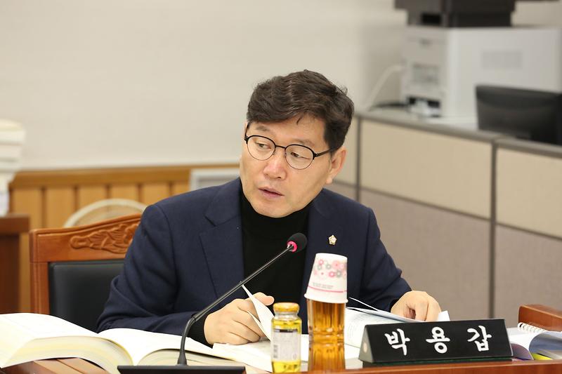 제264회 제4차 복지도시위원회 (2023.12.07.) (박용갑 위원) 사진