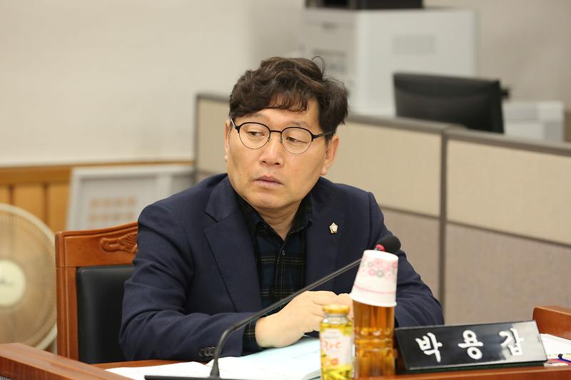 제266회 임시회 복지도시위원회 (박용갑 부위원장) 사진