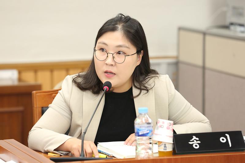 2024.10.08._제270회_제1차_복지도시위원회_(71).jpg 이미지