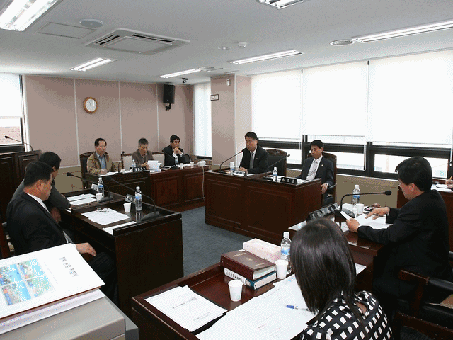 제1차 의회운영위원회 사진