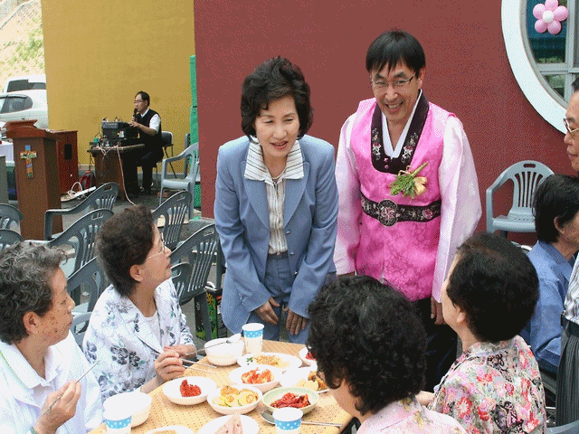 신생전문요양원 팔구순 큰 잔치 사진