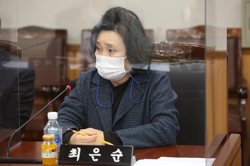 2021.02.25._제242회_제6차_자치행정위원회__(21).jpg 이미지