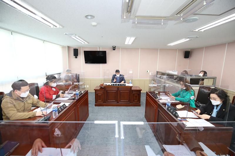 제242회 인천광역시 서구의회 임시회 폐회중 제1차 의회운영위원회(2021.03.22.) 사진