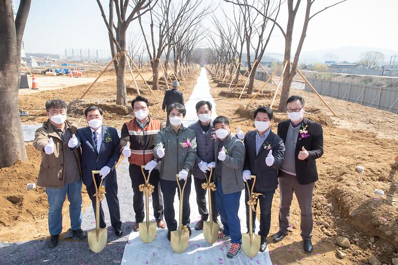 2021.03.31._경서3구역_느티나무300숲길_식수식_(53).jpg 이미지