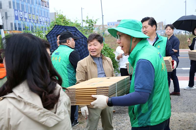 2024.10.18._서구새마을회_사랑의_고구마_수확_행사_(3).jpg 이미지