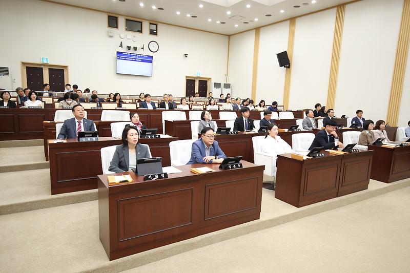 2026.09.23._제283회_서해구의회_임시회_제2차_본회의_(136)-.jpg 이미지