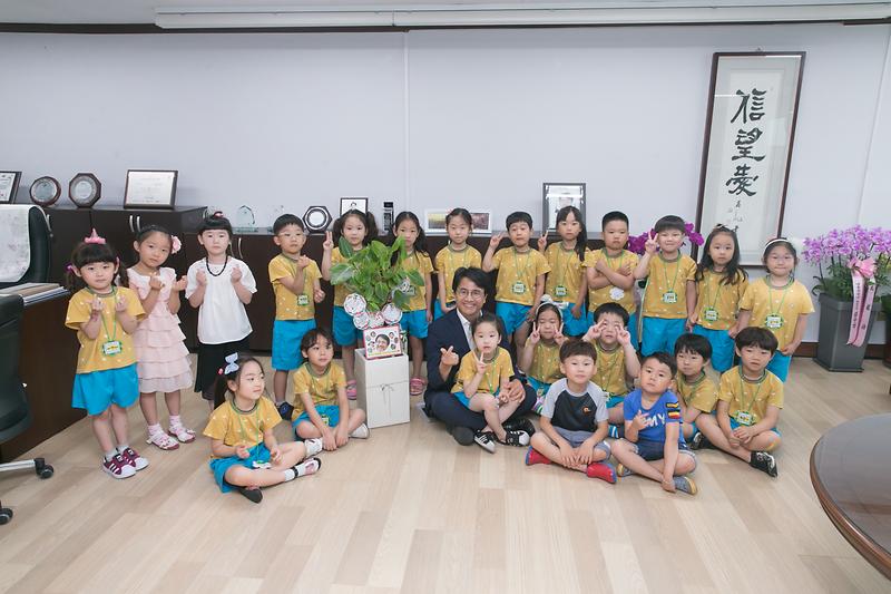 20180712 공공형 어린이집 소원나무 잔달식_구청장실_가정보육과 사진