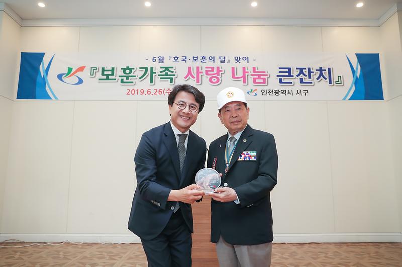 Young-4982.jpg 이미지
