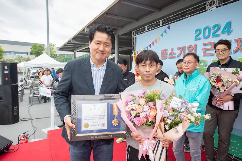 Young-5383.jpg 이미지