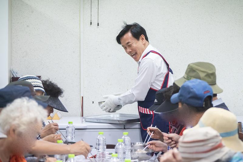 20260818 연희동 주민자치회 삼계탕 행사 사진