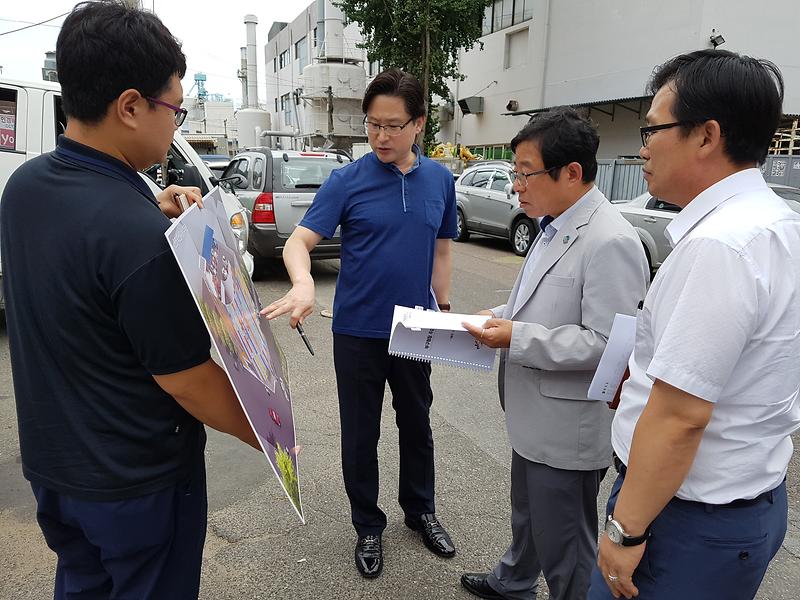 부구청장_현장방문-축산물도매시장_주차장_건립공사_대상지.jpg 이미지