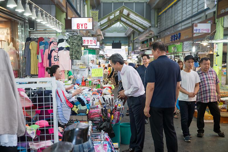 추석_명절맞이_구청장_전통시장_방문(중앙시장).jpg 이미지