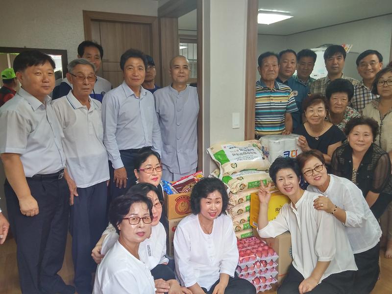 화엄정사_후원물품_전달.jpg 이미지