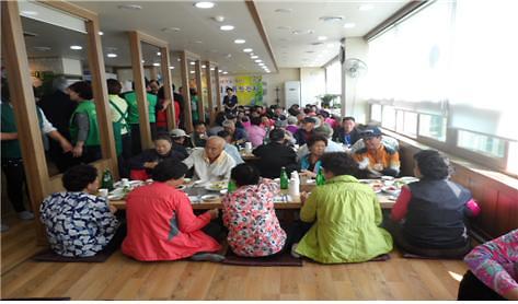 석남2동_경로위안잔치.jpg 이미지