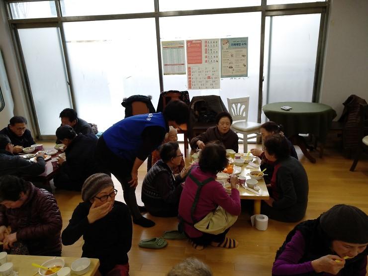 청라2동_바르게살기_위원회_식사_봉사_.jpg 이미지