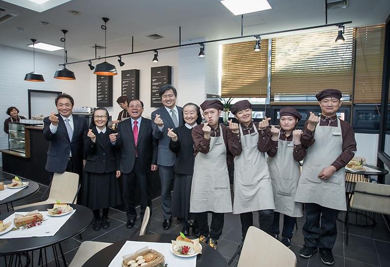 I_got_everything_카페_개소식.jpg 이미지