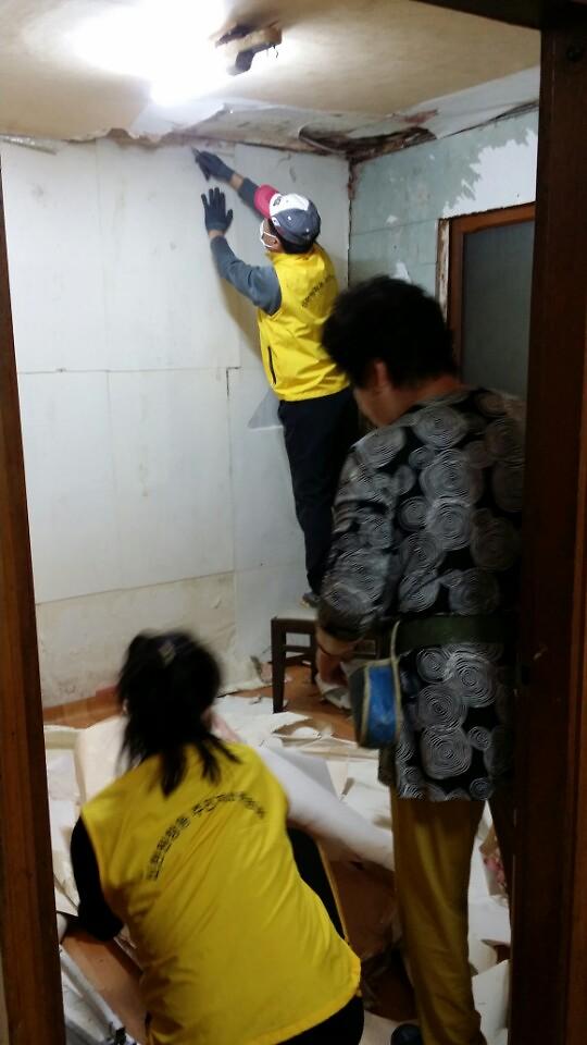 서구_신현원창동_지역사회보장협의체,재능나눔형_저소득_소외계층_집수리_봉사.jpg 이미지