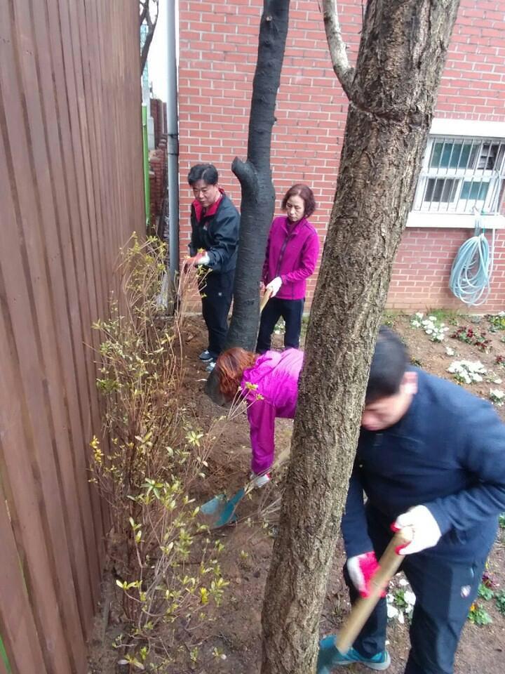 연희동_주민자치위원회·통장자율회_식목_행사.jpg 이미지