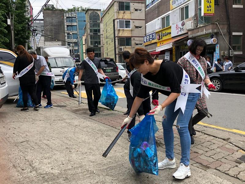 4서구_주민자치협의회,_지역사회_환경정화_봉사활동_전개2.jpg 이미지