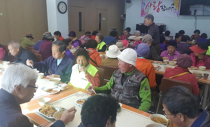 9서구_석남2동_새인천교회,_무료급식_나눔_행사.jpg 이미지