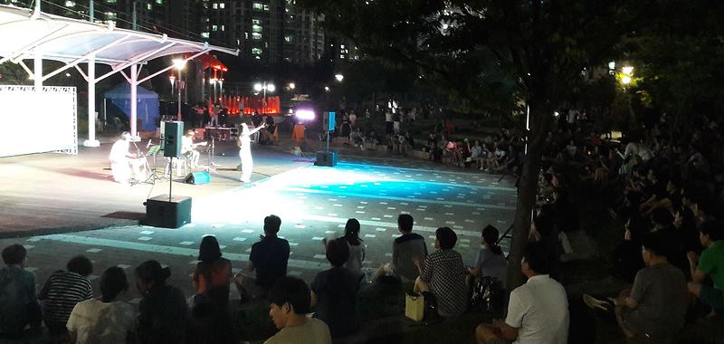 2서구_‘썸머_나잇_콘서트’_무더위_날리다.jpg 이미지
