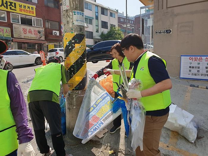 5가정3동_클린서구추진단,_마을환경_정비_실시_(2).jpg 이미지