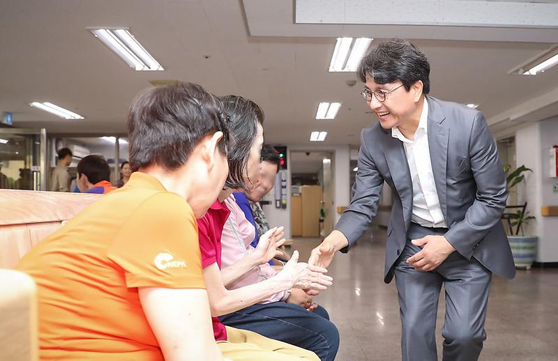 이재현_서구청장,_‘한가위_온정_나눔’_사회복지시설_방문.jpg 이미지