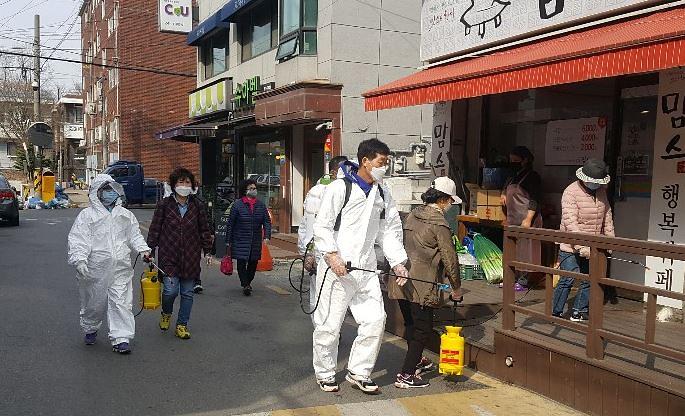10가정1동_통장자율회,_코로나19_예방_합동방역_실시.jpg 이미지