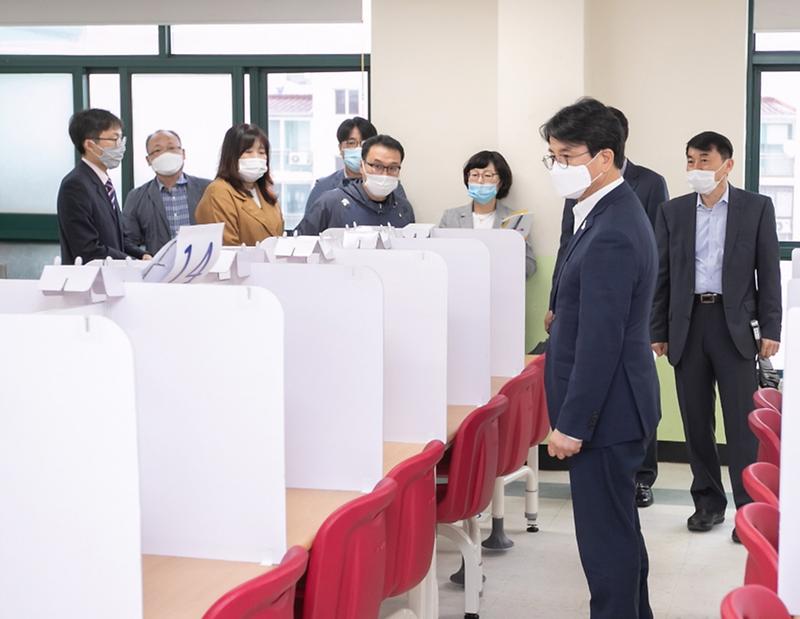 1이재현_서구청장,_‘학교_현안_해결사’로_나섰다_(2).jpg 이미지