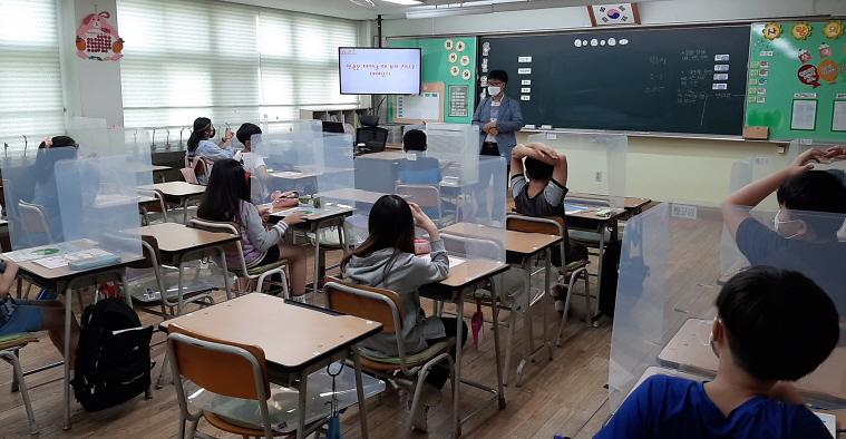 1서구,_‘2020년_학교로_찾아가는_아동권리교육’_힘찬_첫걸음.jpg 이미지