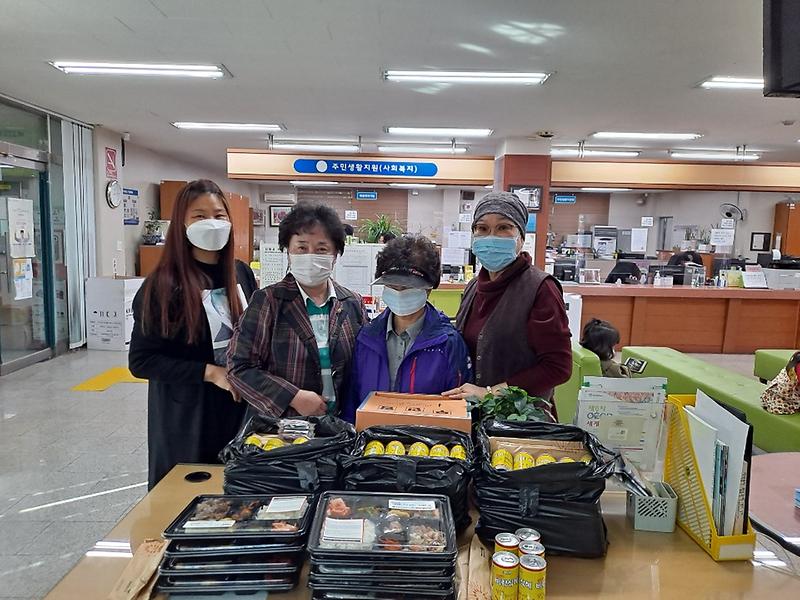 5서구자원봉사센터_X_공항철도(주),_사랑의_한끼_나눔_도시락_지원사업_전개_(1).jpg 이미지