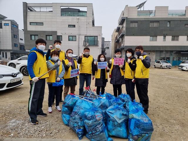 10청라3동,_새봄맞이_대청소_및_환경사랑_실천운동_실시__(3).jpg 이미지