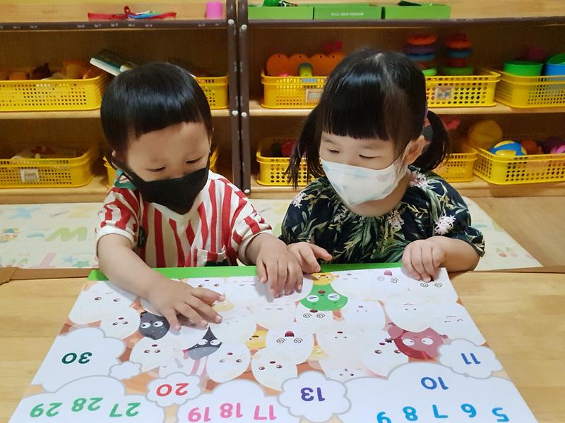 3검단_어린이급식관리지원센터,_‘어린이_교육_교구_대여_사업’_진행__(3).jpg 이미지