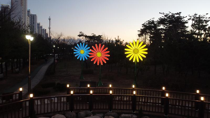 4서구,_‘석남이음숲’에_경관조명_설치···겨울철_볼거리_제공_.jpg 이미지