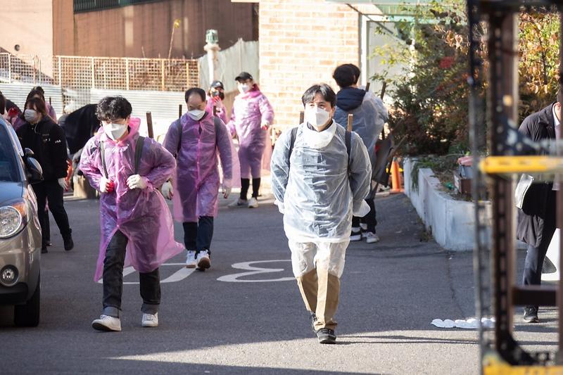 5서구,_석남동_절골마을_연탄_나눔_봉사...휴일에도_‘구슬땀’__(1).jpg 이미지