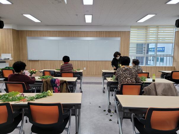 6서구_치매안심센터,_대상자_맞춤형_‘눈높이_치매예방교실’_운영_.jpg 이미지