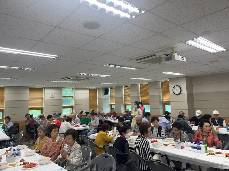 9원당동_새마을부녀회,_복맞이_어르신_삼계탕_대접__(2).jpg 이미지
