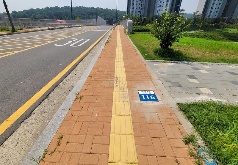 3인천_서구,_‘검단신도시에_바닥형_기초번호판’_설치(1).jpg 이미지
