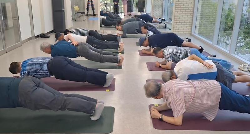 4서구보건소_가정·신현원창건강생활지원센터,_중장년_아버지_심신단련_건강교실_성료(2).jpg 이미지